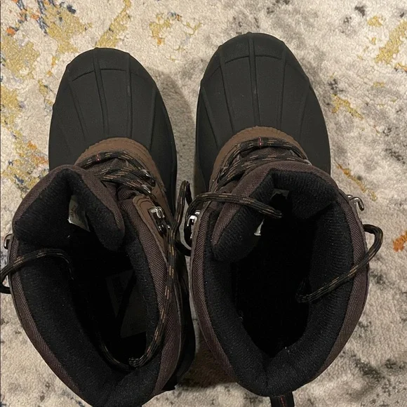 Khombu Men's Dual-Tone Rain & Snow Boots - Picture 5 of 6